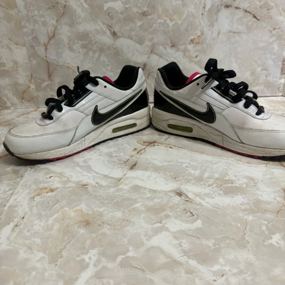 Kids‎ Nike Air Max Tennis Shoes size 4Y